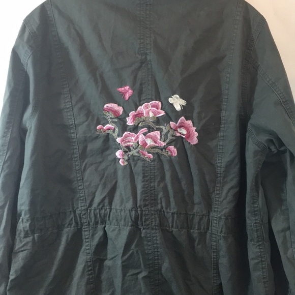Beautiful Ashley Embroidered Jacket-Size XL - Picture 2 of 8
